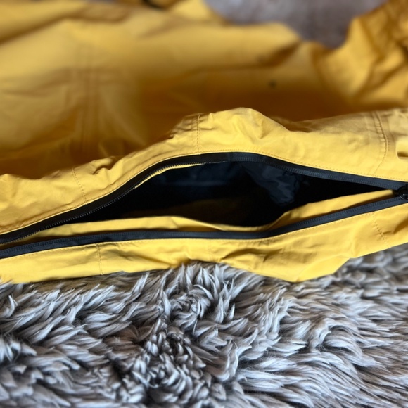 Montec Snowboard Jacket - Picture 3 of 6